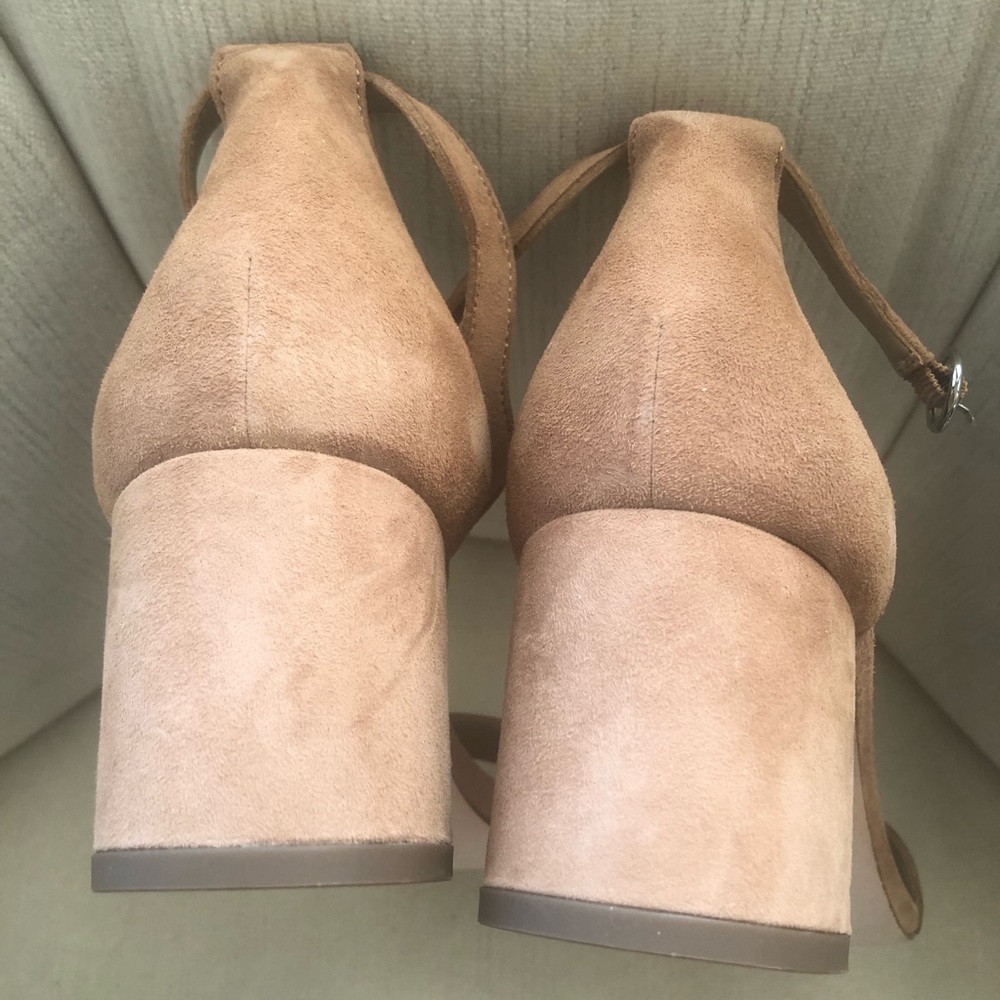Ann Taylor Chunky 2 1/2 inches, Sand color heels New never worn still in box. - Picture 4 of 6